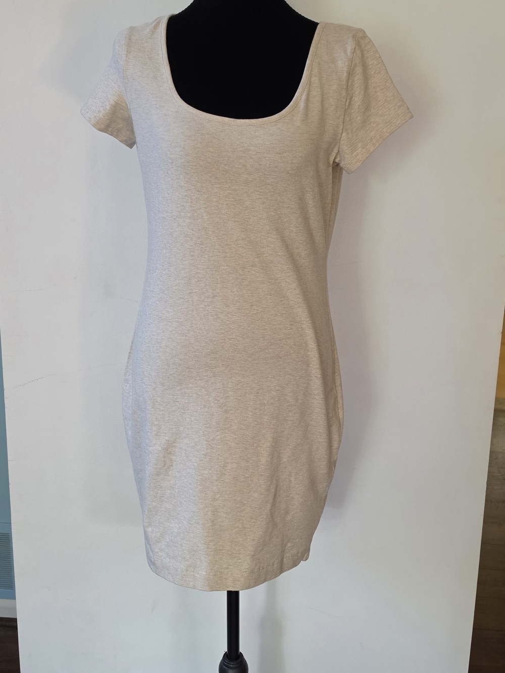 H&M Beige Scoop Neck Short Sleeve Dress